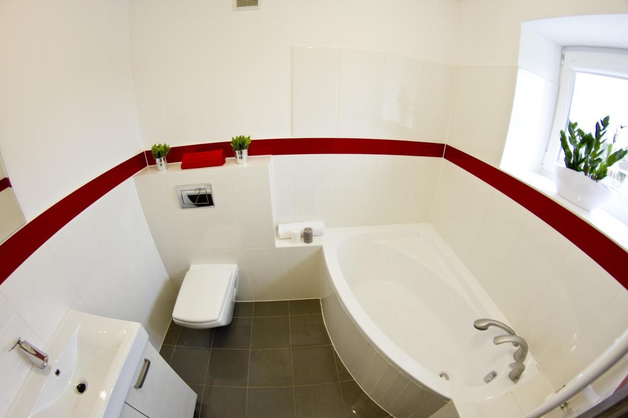 Park Apartament Rzeszow Luaran gambar