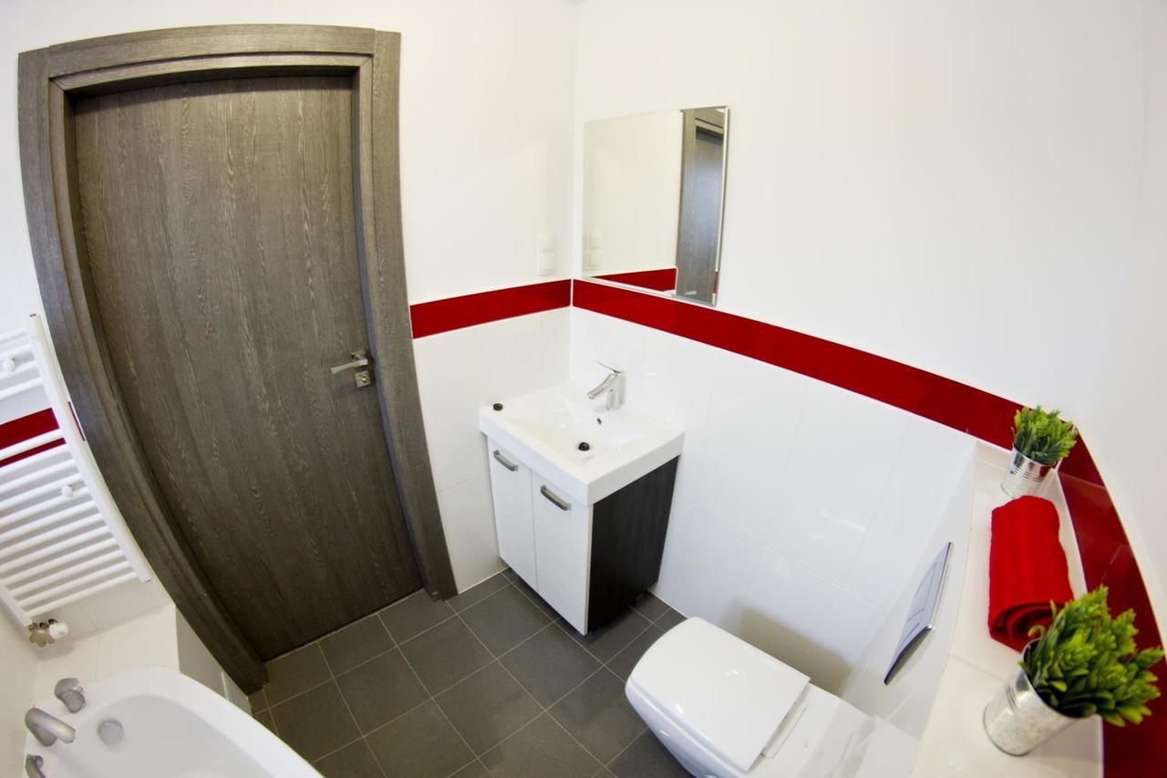 Park Apartament Rzeszow Luaran gambar