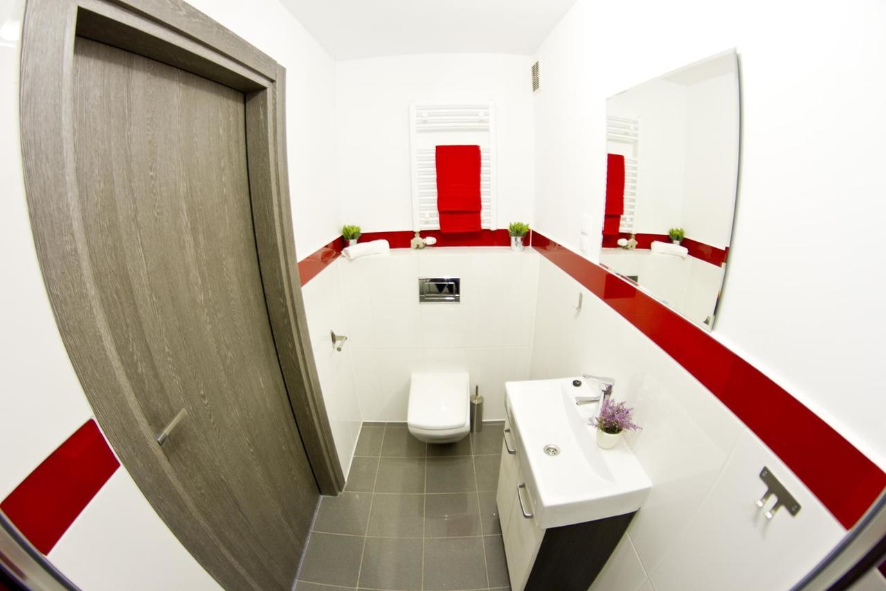 Park Apartament Rzeszow Luaran gambar